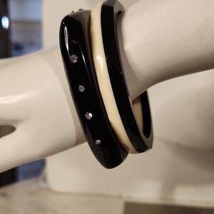 Vintage | Lucite & Rhinestones | Blk White Bangels